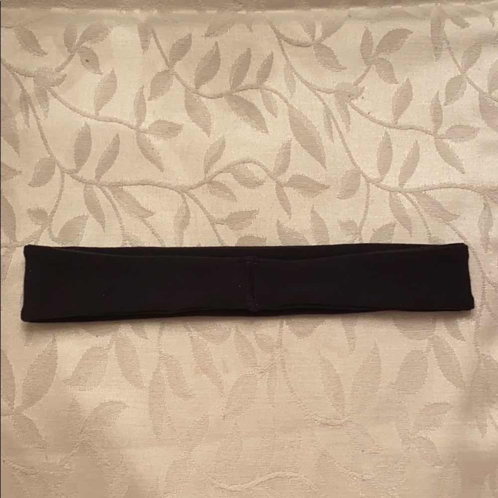 Lululemon Black headband - Picture 2 of 3